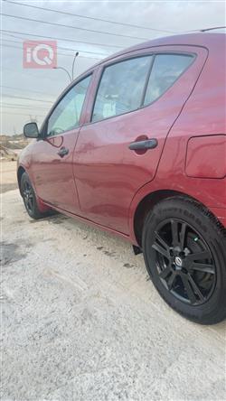 نيسان فيرسا